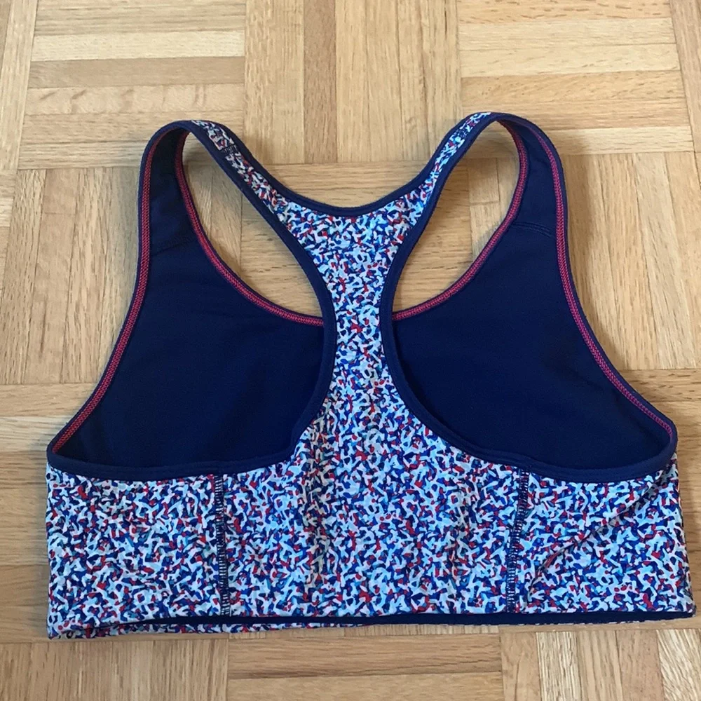 Old navy pattered go dry sports bra - Picture 3 of 3